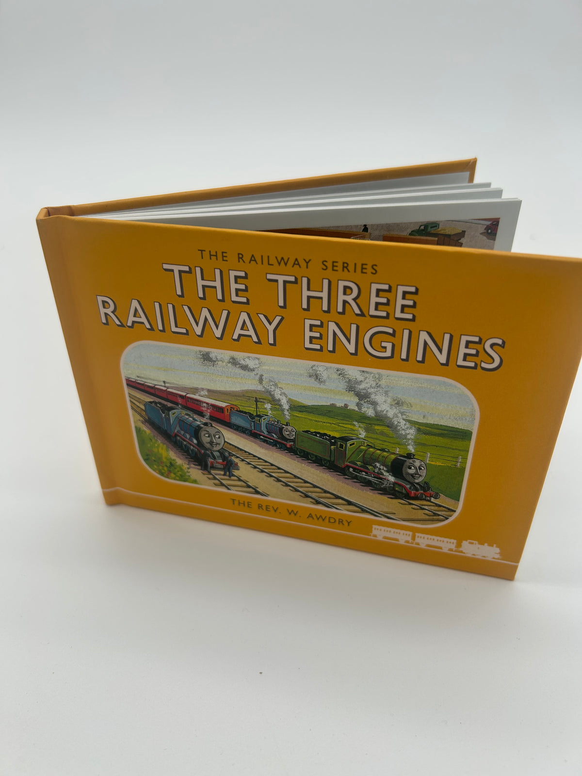 BOOK: TRS THE 3 RAILWAY ENGINES