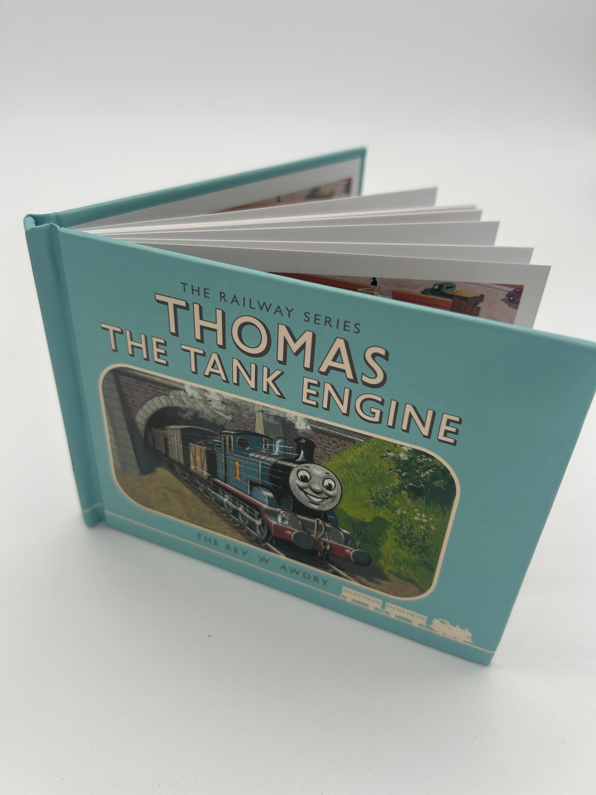 BOOK: TRS THOMAS THE TANK ENGINE